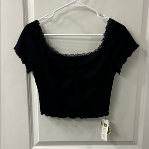 Women’s NWT Cider Black Lace-Trim Cropped Scoop Top (Large)